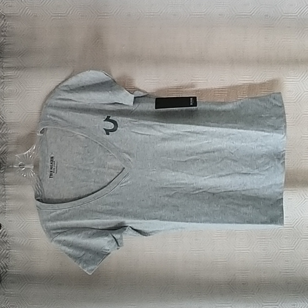 True Religion V Neck Tee Size Medium NWT